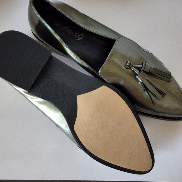 Boutique 9 Arlette silver patent leather tassel loafers size 9 - Picture 6 of 9